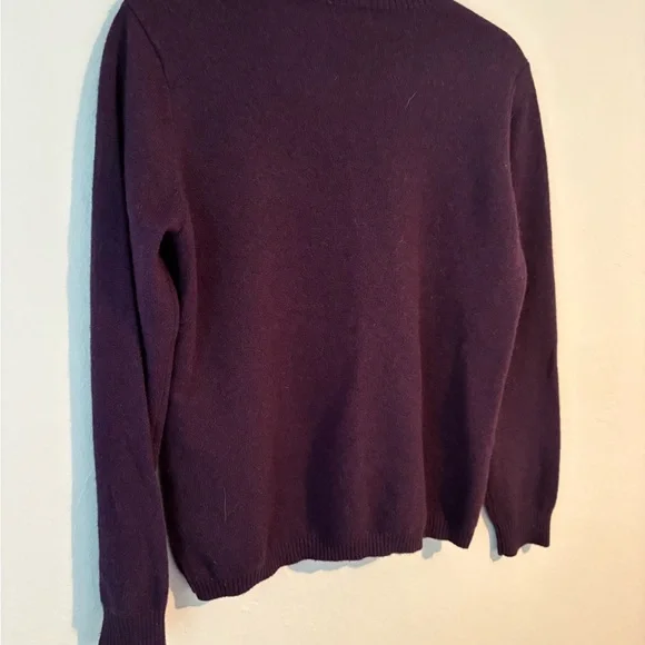 Minnie Rose Women’s Crewneck Cashmere Sweater in Deep Plum - Picture 2 of 5